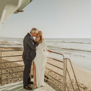 Halston Heritage Trumpet Sleeve Crepe Gown, Size 4